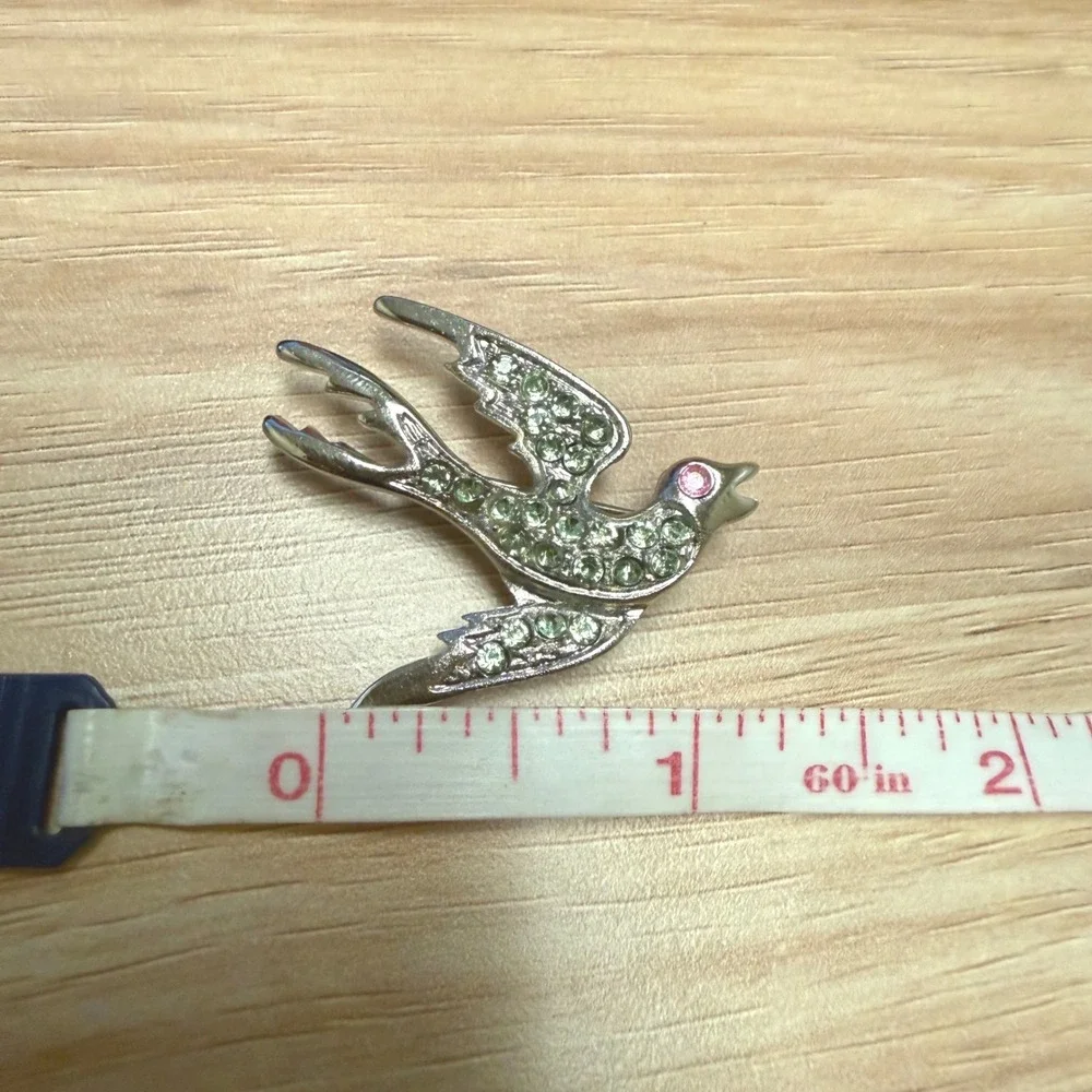 Vintage Silver Tone Green Rhinestone Swallow Bird Brooch Pin Pink Eye 1.25